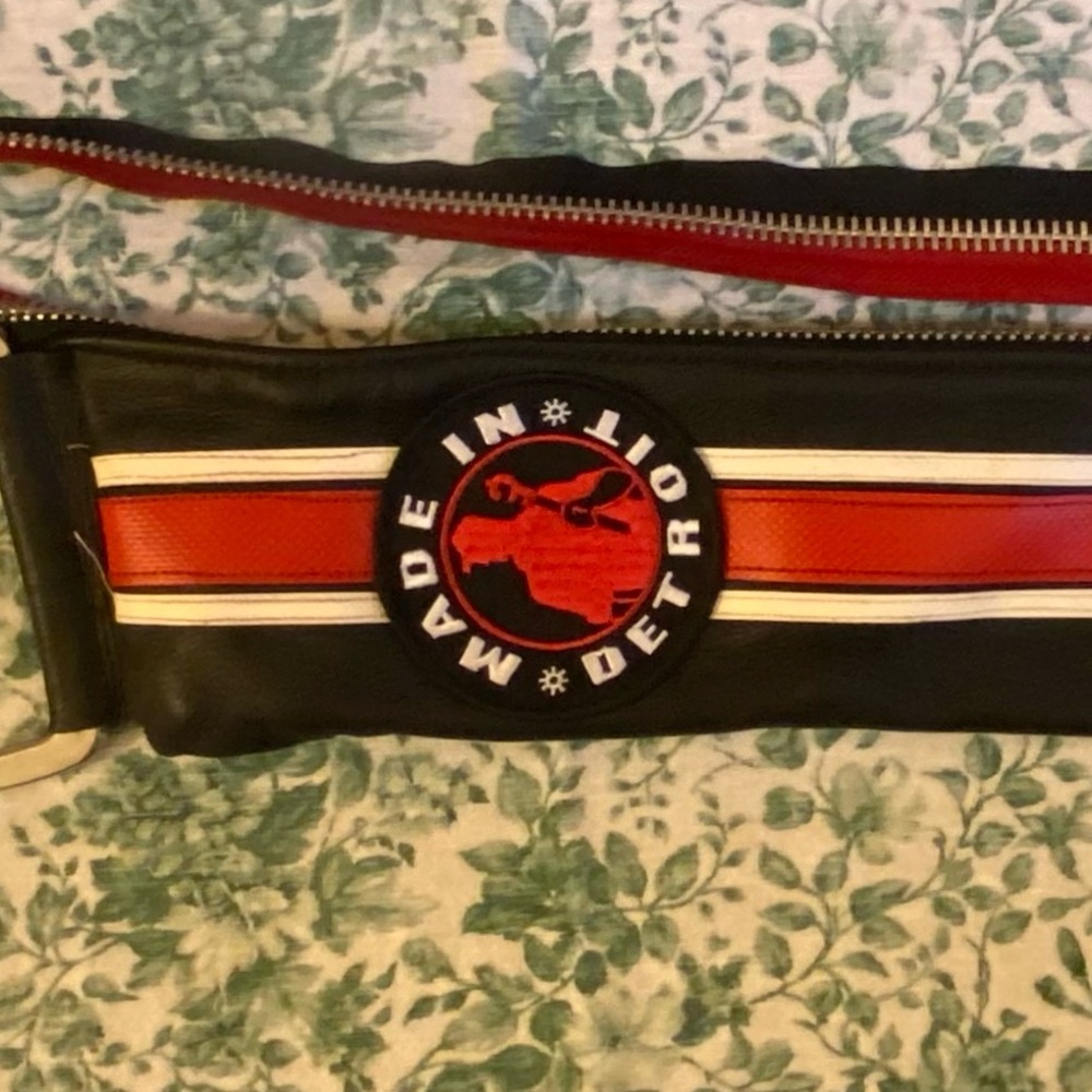 Made In Detroit Leather Pouch & Motorcycle Accessory - Picture 3 of 5